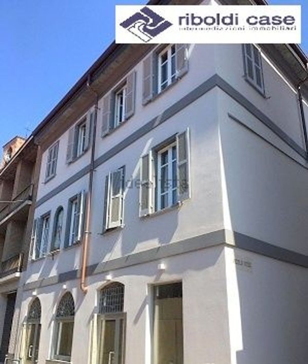 locale commerciale in vendita a Cesano Maderno