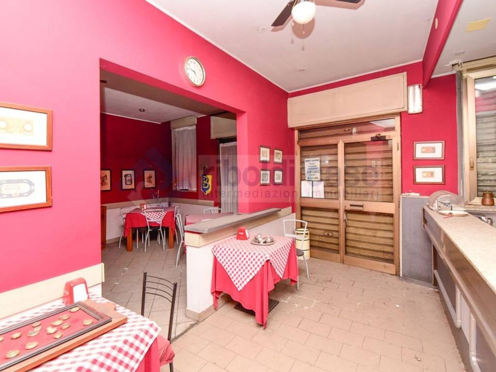 negozio in vendita a Cesano Maderno in zona Binzago
