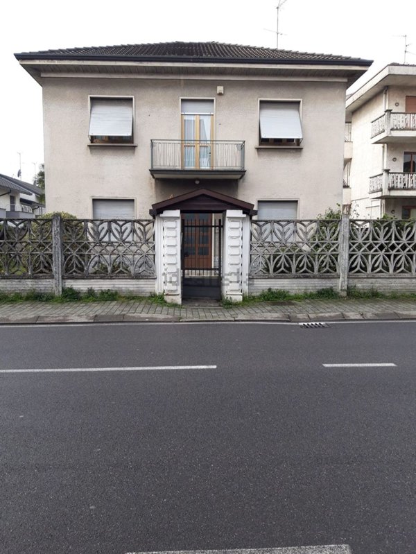 casa indipendente in vendita a Cesano Maderno