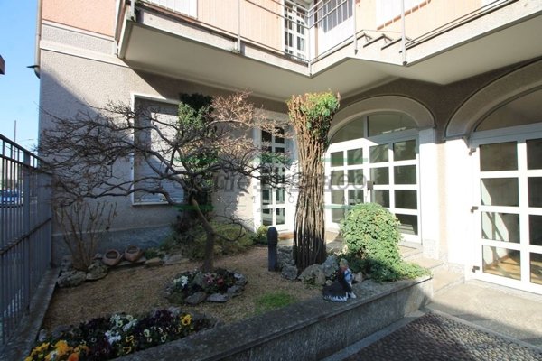 casa indipendente in vendita a Cesano Maderno in zona Binzago