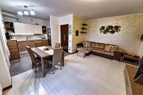 appartamento in vendita a Cesano Maderno in zona Binzago