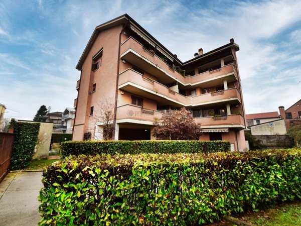 appartamento in vendita a Cesano Maderno in zona Binzago