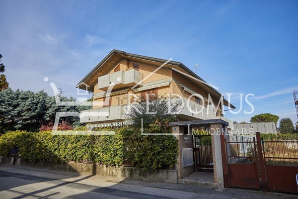 appartamento in vendita a Cesano Maderno in zona Binzago