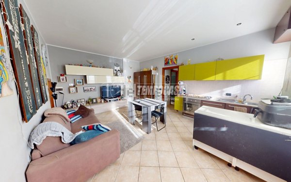 appartamento in vendita a Cesano Maderno in zona Binzago