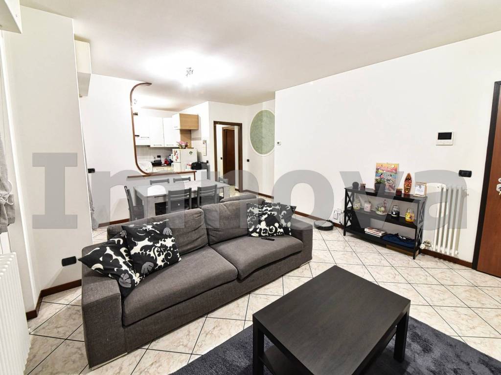 appartamento in vendita a Cesano Maderno in zona Binzago