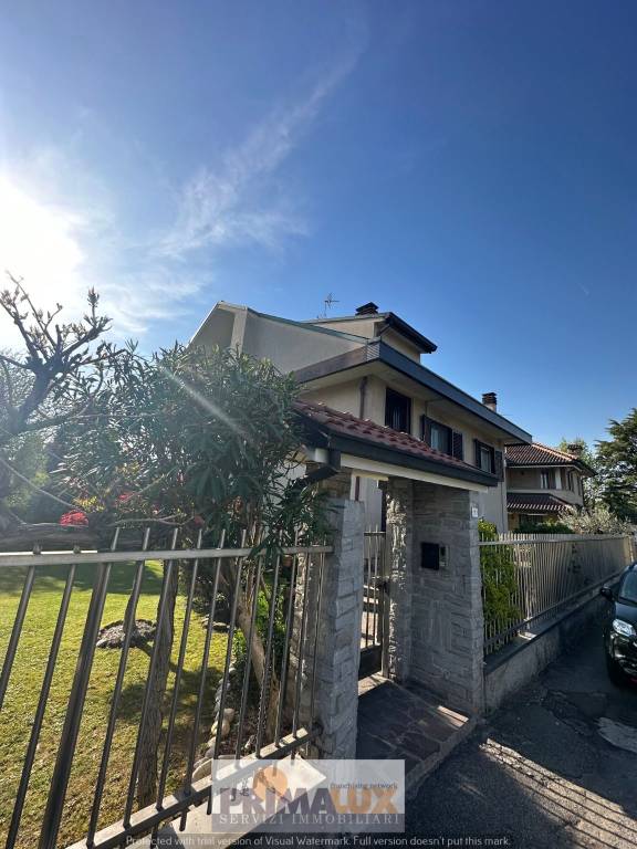 appartamento in vendita a Cesano Maderno in zona Binzago