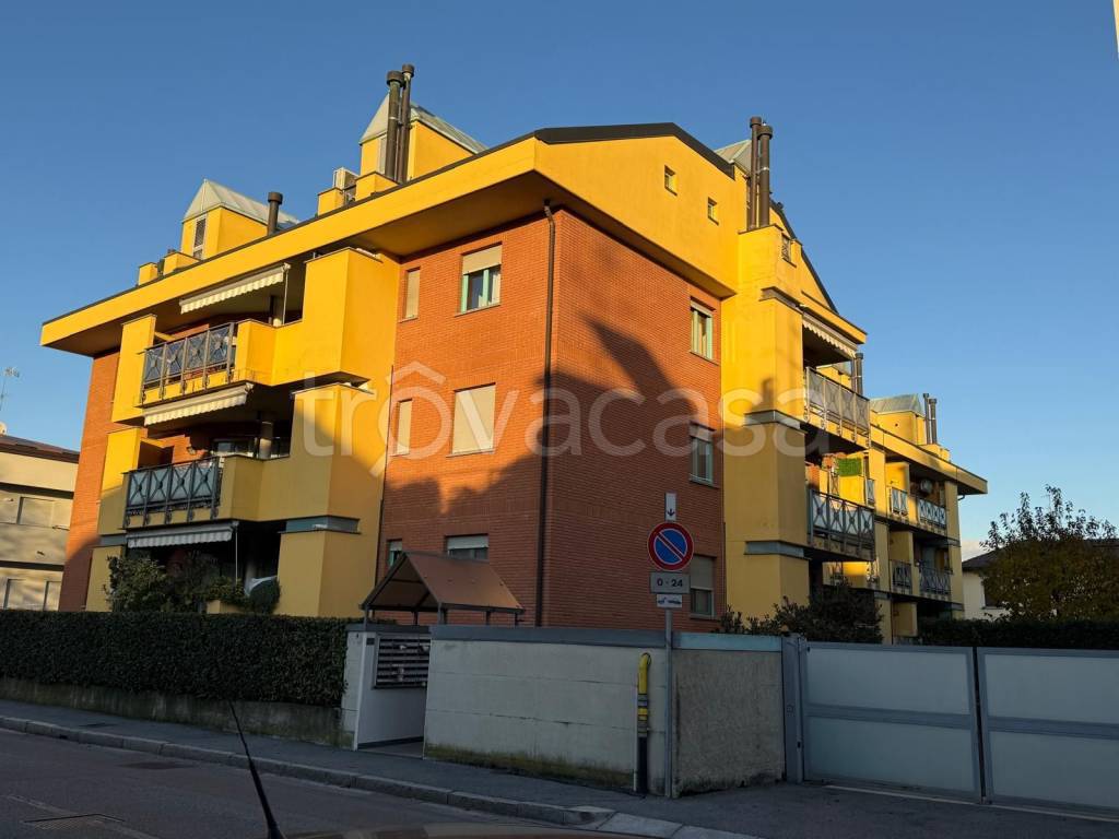 appartamento in vendita a Cesano Maderno in zona Binzago