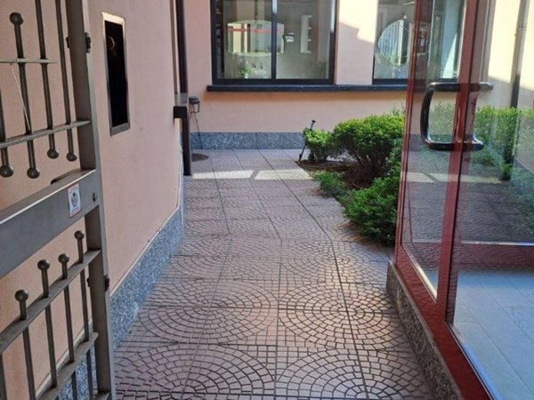 negozio in vendita a Cesano Maderno