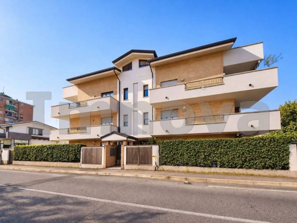 appartamento in vendita a Cesano Maderno in zona Villaggio Snia