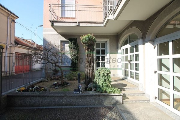 casa indipendente in vendita a Cesano Maderno in zona Binzago