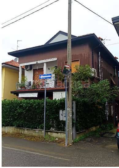 appartamento in vendita a Cesano Maderno in zona Cassina Savina