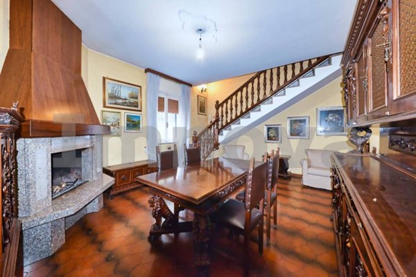 casa indipendente in vendita a Cesano Maderno in zona Binzago