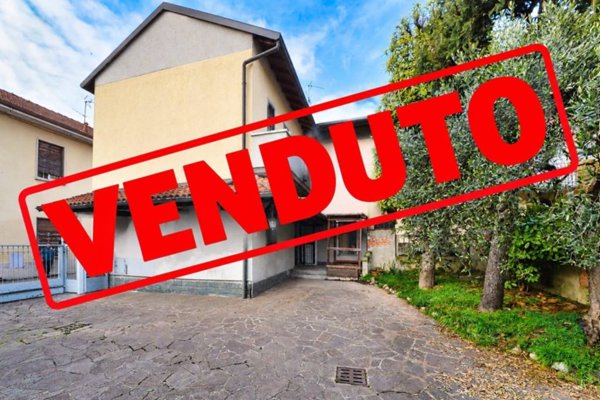 casa indipendente in vendita a Cesano Maderno in zona Binzago