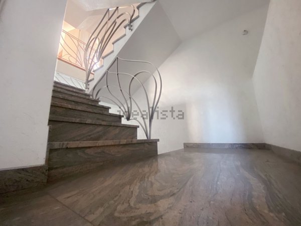 casa indipendente in vendita a Cesano Maderno in zona Binzago