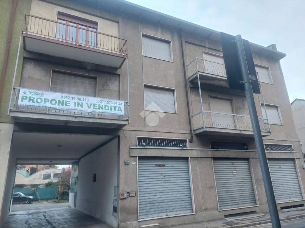 casale in vendita a Cesano Maderno in zona Binzago