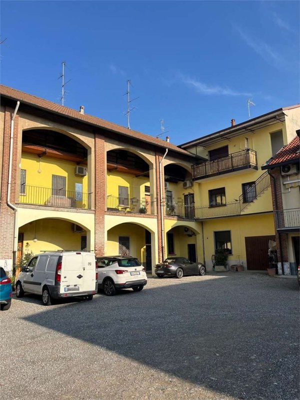 appartamento in vendita a Cesano Maderno in zona Binzago