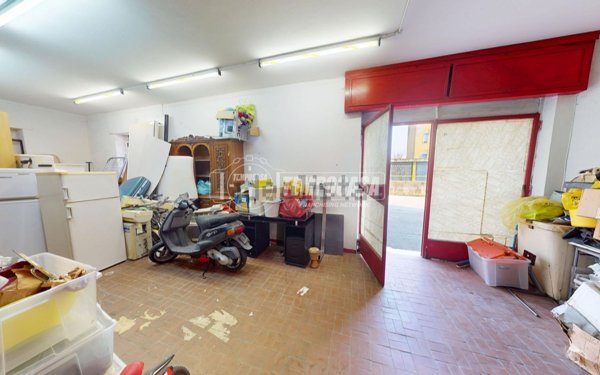 locale di sgombero in vendita a Cesano Maderno