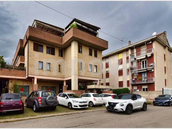 appartamento in vendita a Cesano Maderno in zona Binzago
