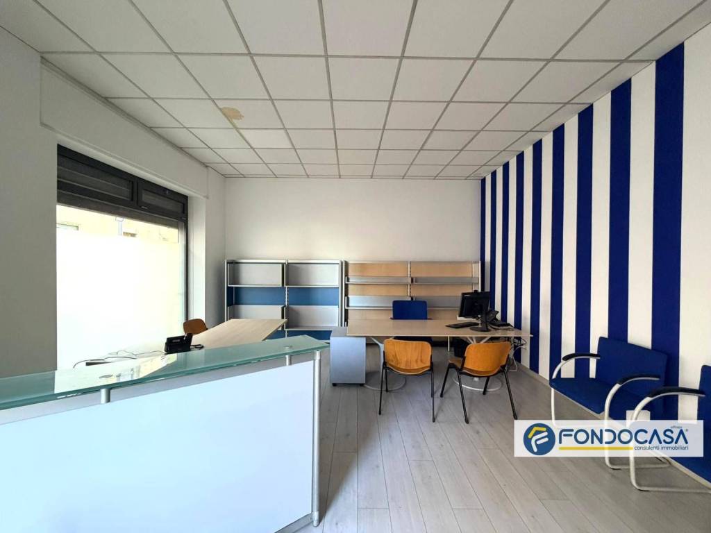 negozio in vendita a Cesano Maderno in zona Binzago