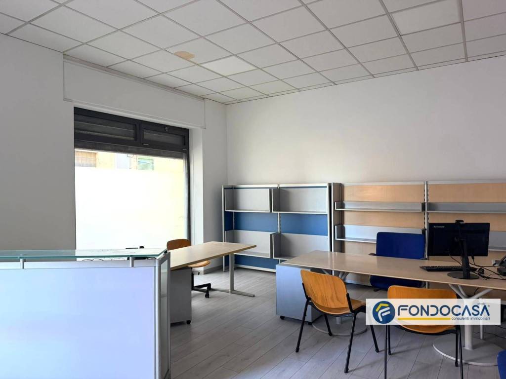 negozio in vendita a Cesano Maderno in zona Binzago