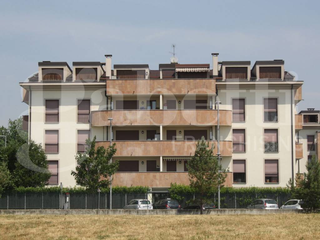 appartamento in vendita a Cesano Maderno in zona Cassina Savina