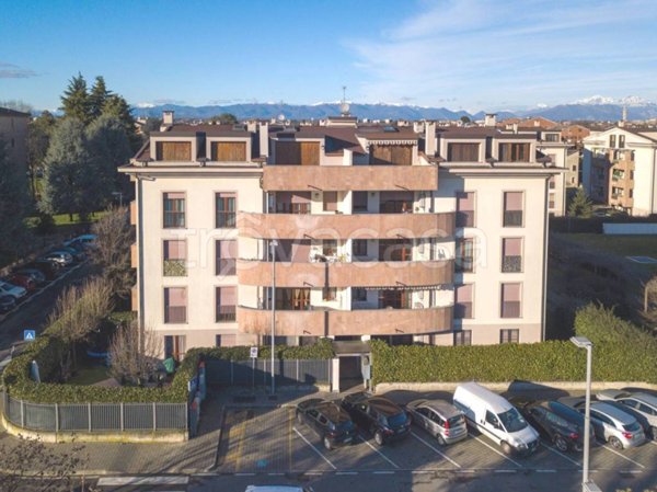 appartamento in vendita a Cesano Maderno in zona Cassina Savina