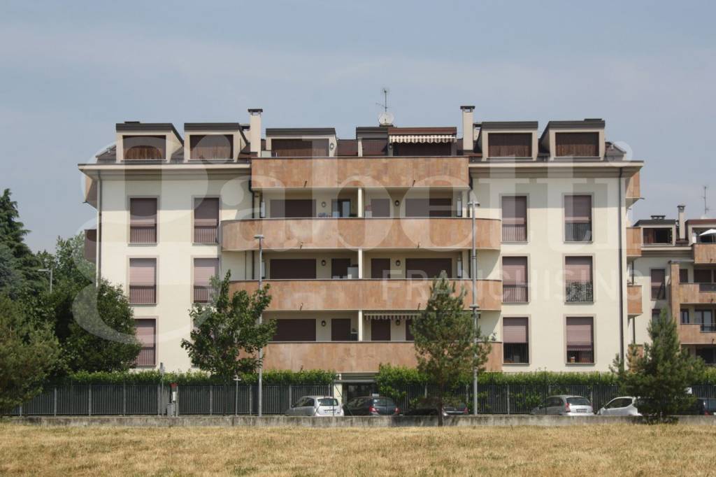 appartamento in vendita a Cesano Maderno in zona Cassina Savina