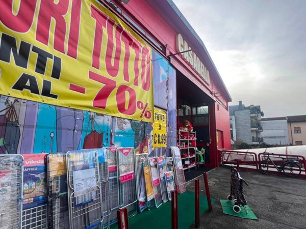 negozio in vendita a Cesano Maderno