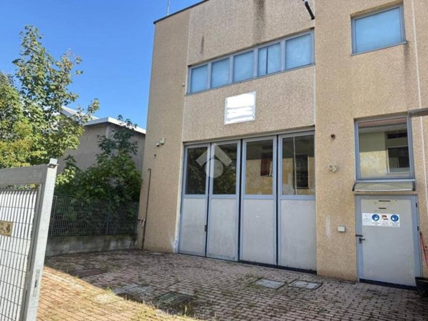 locale commerciale in vendita a Cesano Maderno