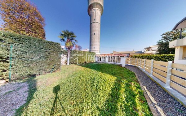 appartamento in vendita a Cesano Maderno in zona Binzago