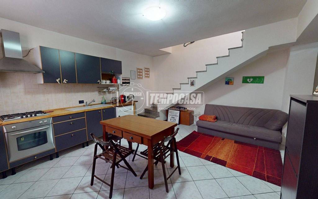 appartamento in vendita a Cesano Maderno in zona Binzago