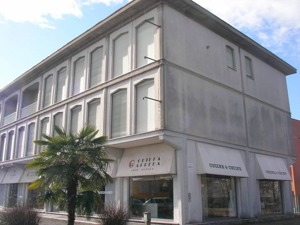negozio in vendita a Cesano Maderno