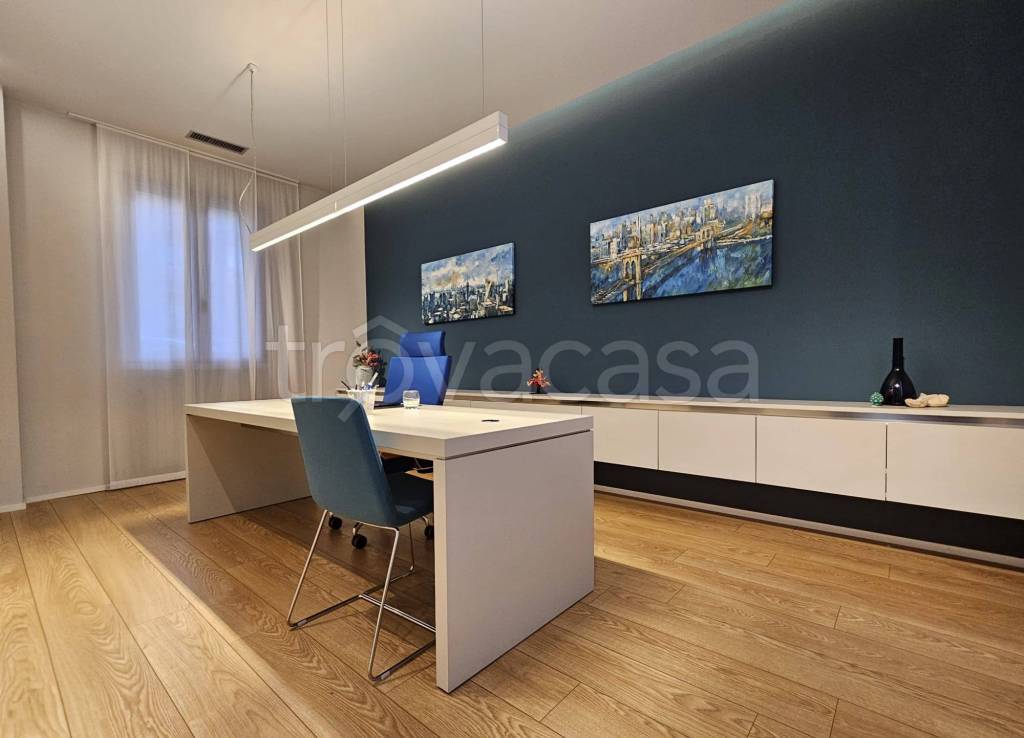 ufficio in vendita a Cesano Maderno