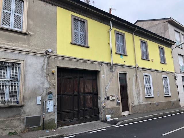 intera palazzina in vendita a Cesano Maderno in zona Binzago