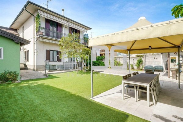 casa indipendente in vendita a Cesano Maderno