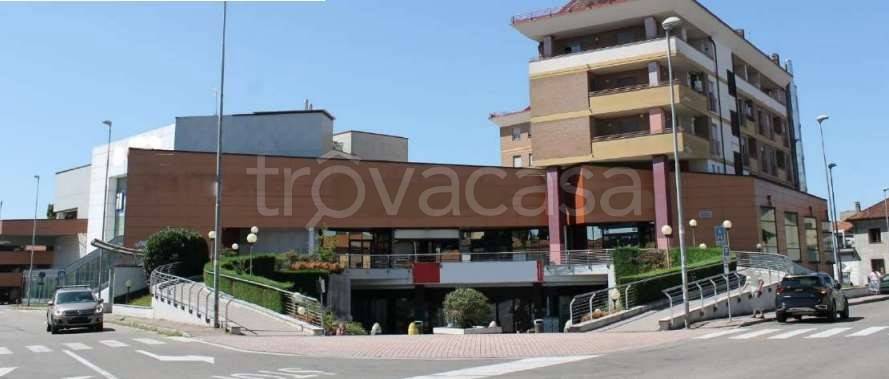 negozio in vendita a Cesano Maderno
