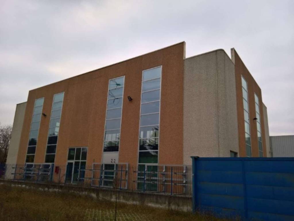 locale commerciale in vendita a Cesano Maderno