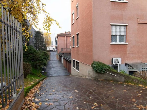 locale commerciale in vendita a Cesano Maderno