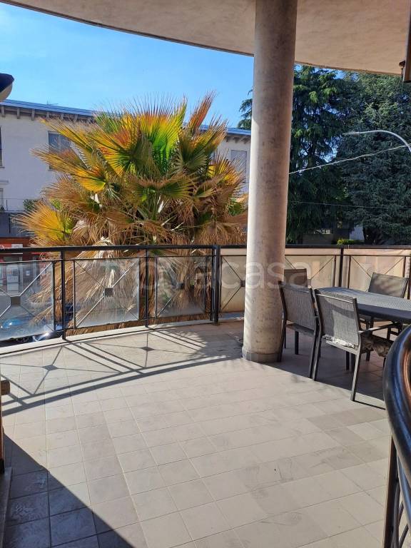 negozio in vendita a Cesano Maderno