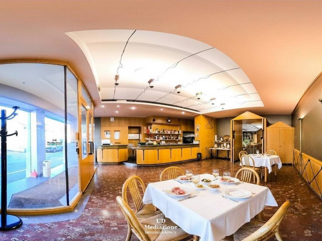 negozio in vendita a Cesano Maderno in zona Cassina Savina
