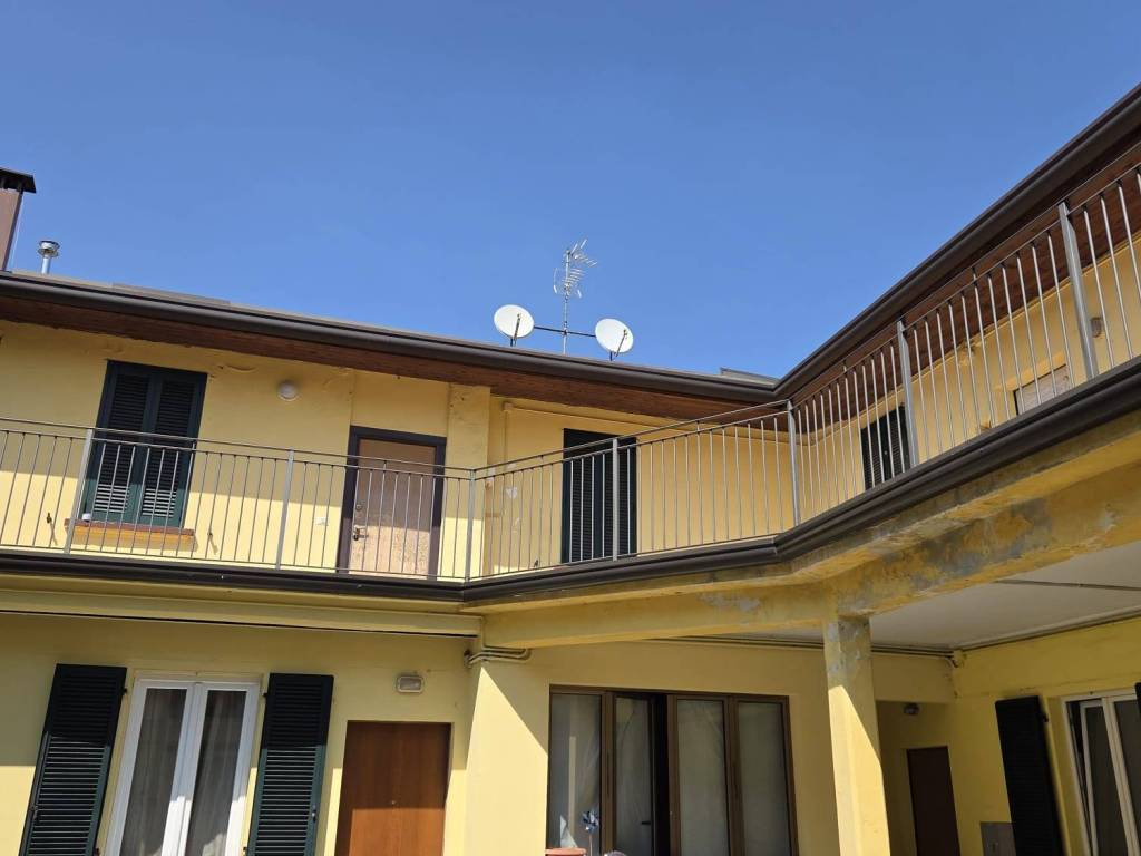 appartamento in vendita a Cesano Maderno in zona Binzago