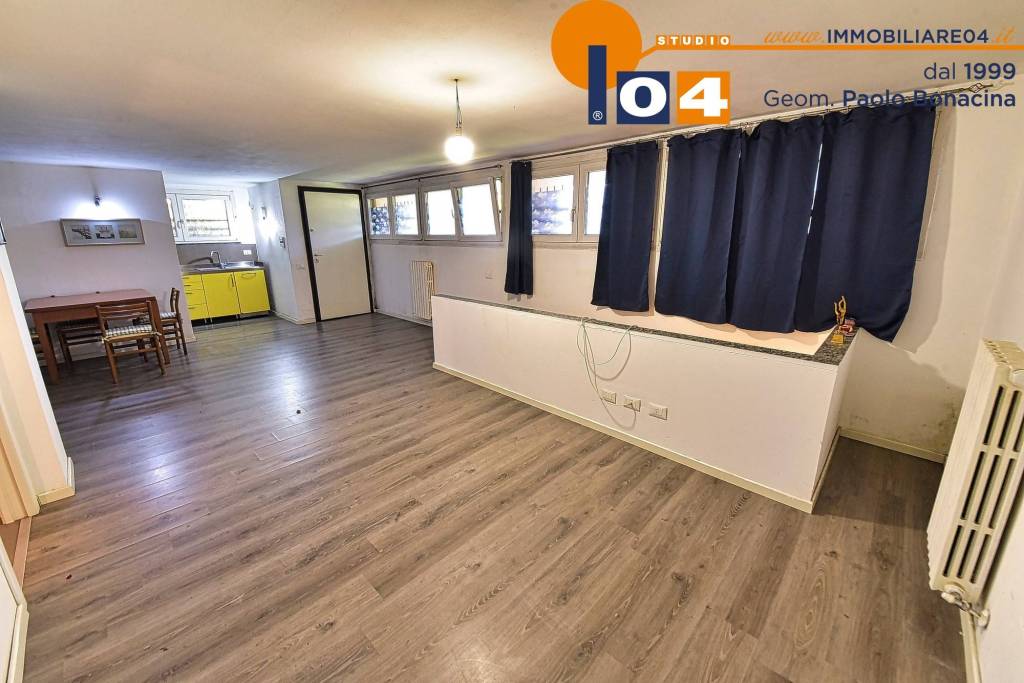 appartamento in vendita a Cesano Maderno in zona Cassina Savina