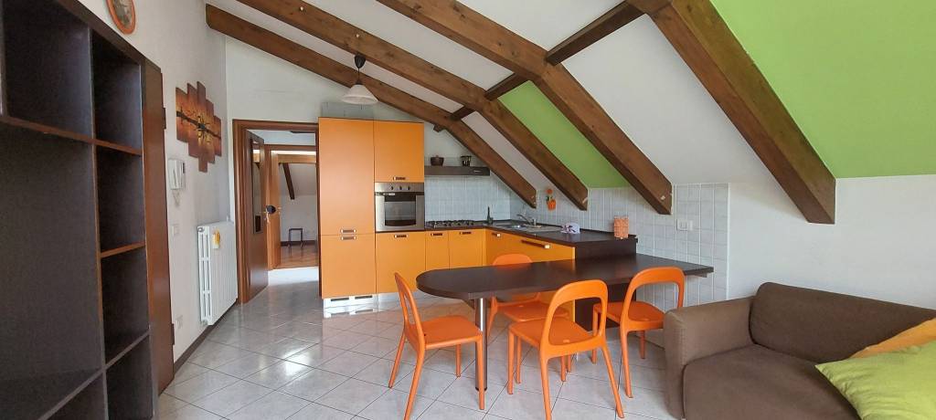 appartamento in vendita a Cesano Maderno in zona Cassina Savina