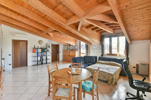 casa indipendente in vendita a Cesano Maderno in zona Cassina Savina