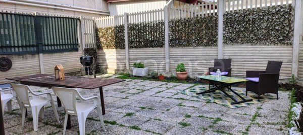 appartamento in vendita a Cesano Maderno in zona Villaggio Snia