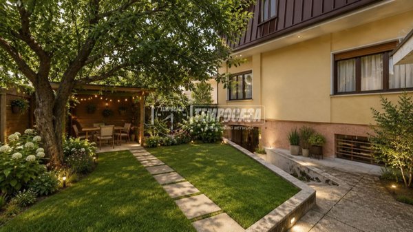 casa indipendente in vendita a Cesano Maderno in zona Villaggio Snia