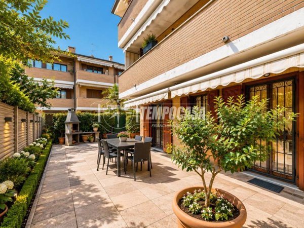 appartamento in vendita a Cesano Maderno in zona Cassina Savina