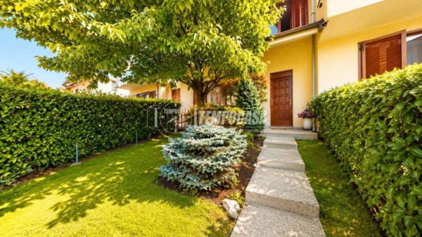 appartamento in vendita a Cesano Maderno in zona Cassina Savina