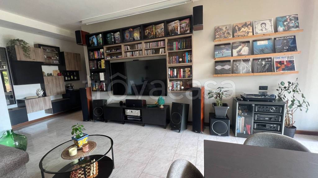 appartamento in vendita a Cesano Maderno in zona Cassina Savina