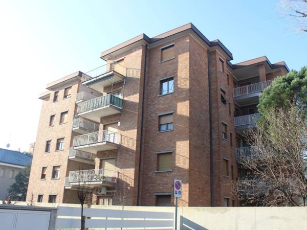 appartamento in vendita a Cesano Maderno in zona Villaggio Snia
